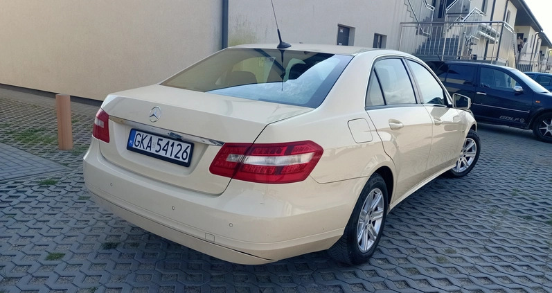Mercedes-Benz Klasa E cena 36900 przebieg: 345000, rok produkcji 2011 z Strumień małe 154